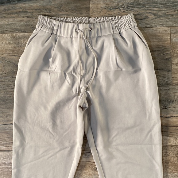 Grey elegant joggers. - Picture 2 of 10